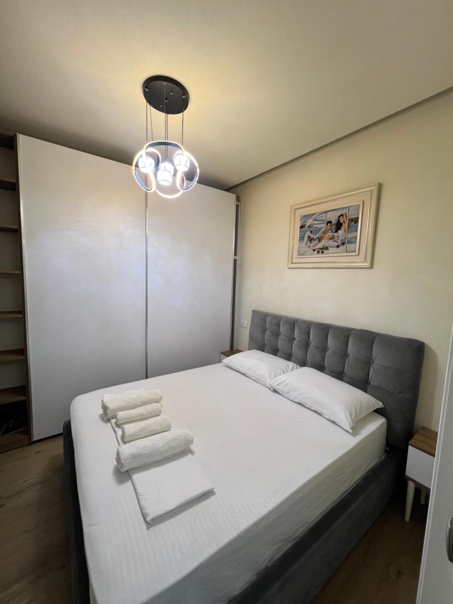 Condor Center Luxury Apartment Tirana Zewnętrze zdjęcie